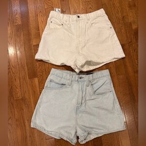 Levi's Women's Cream and Light Blue Jean Shorts